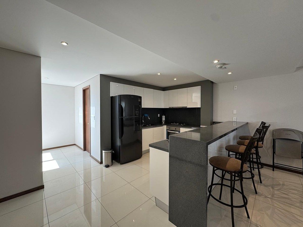 4 de 18: Cocina equipada con alacena