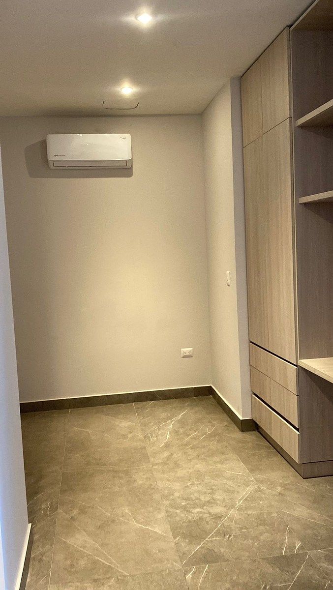 5 de 9: AREA DE OFICINA O TV