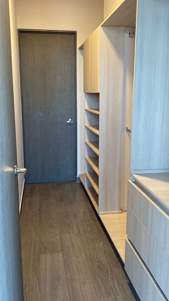 4 de 9: RECAMARA CON BAÑO Y VESTIDOR