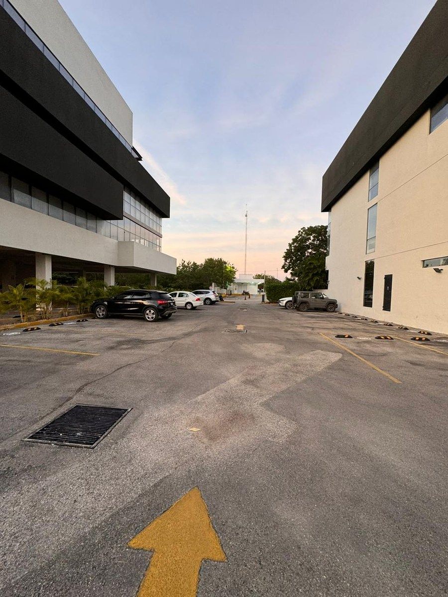 3 de 13: Renta de oficina en Merida