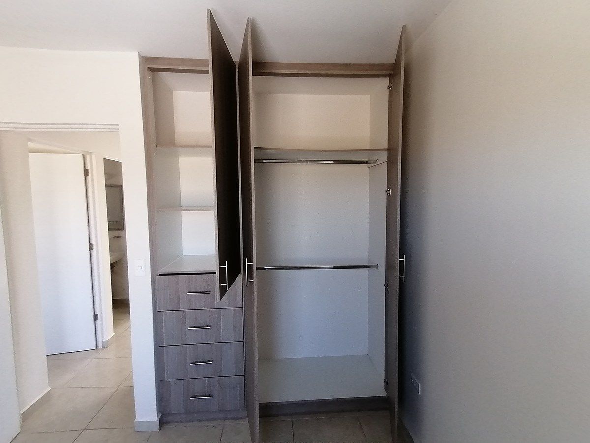 10 de 16: Amplios closets en recámaras 2 y 3