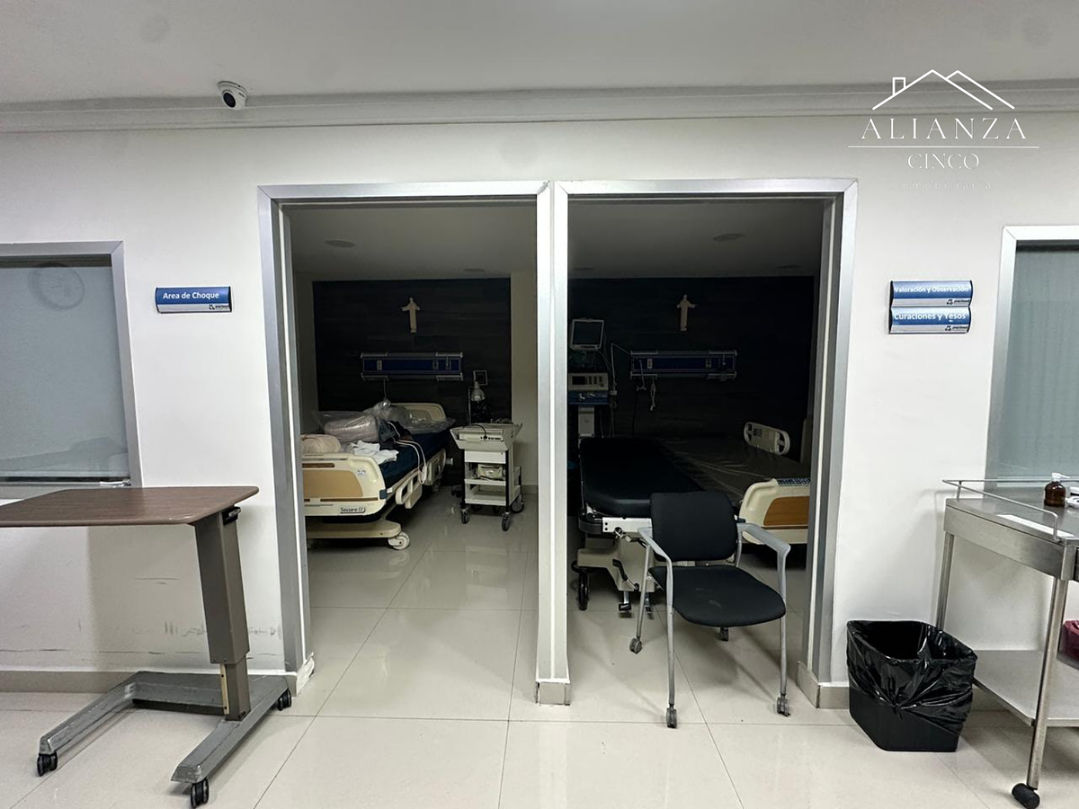 Clinic with operating rooms, offices, rooms near San José Hospital - foto 4