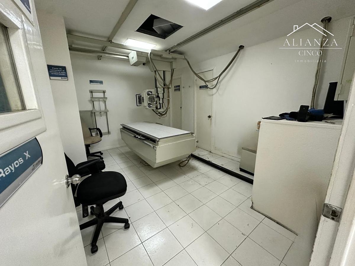 Clinic with operating rooms, offices, rooms near San José Hospital - foto 5