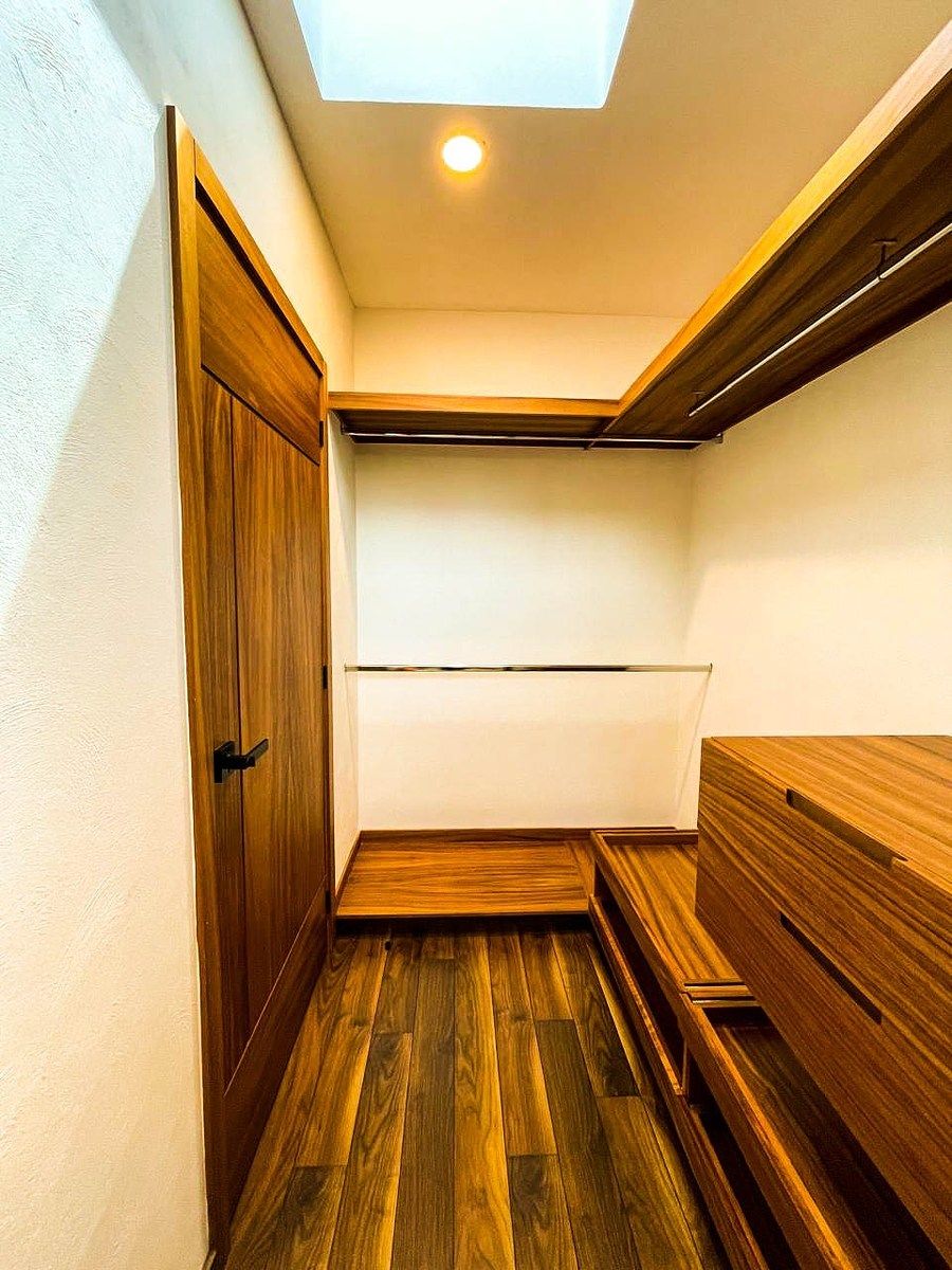 29 de 49: VESTIDOR 3