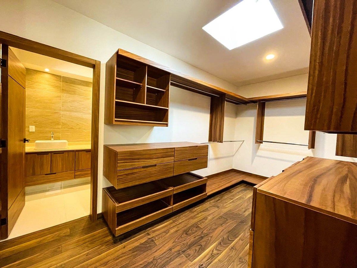 33 de 49: VESTIDOR 3