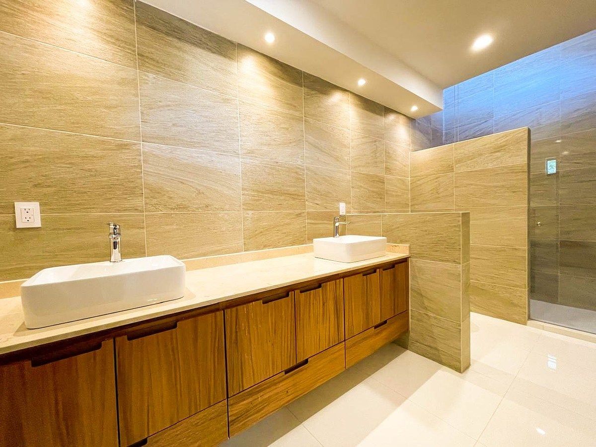 9 de 49: BAÑO PRINCIPAL