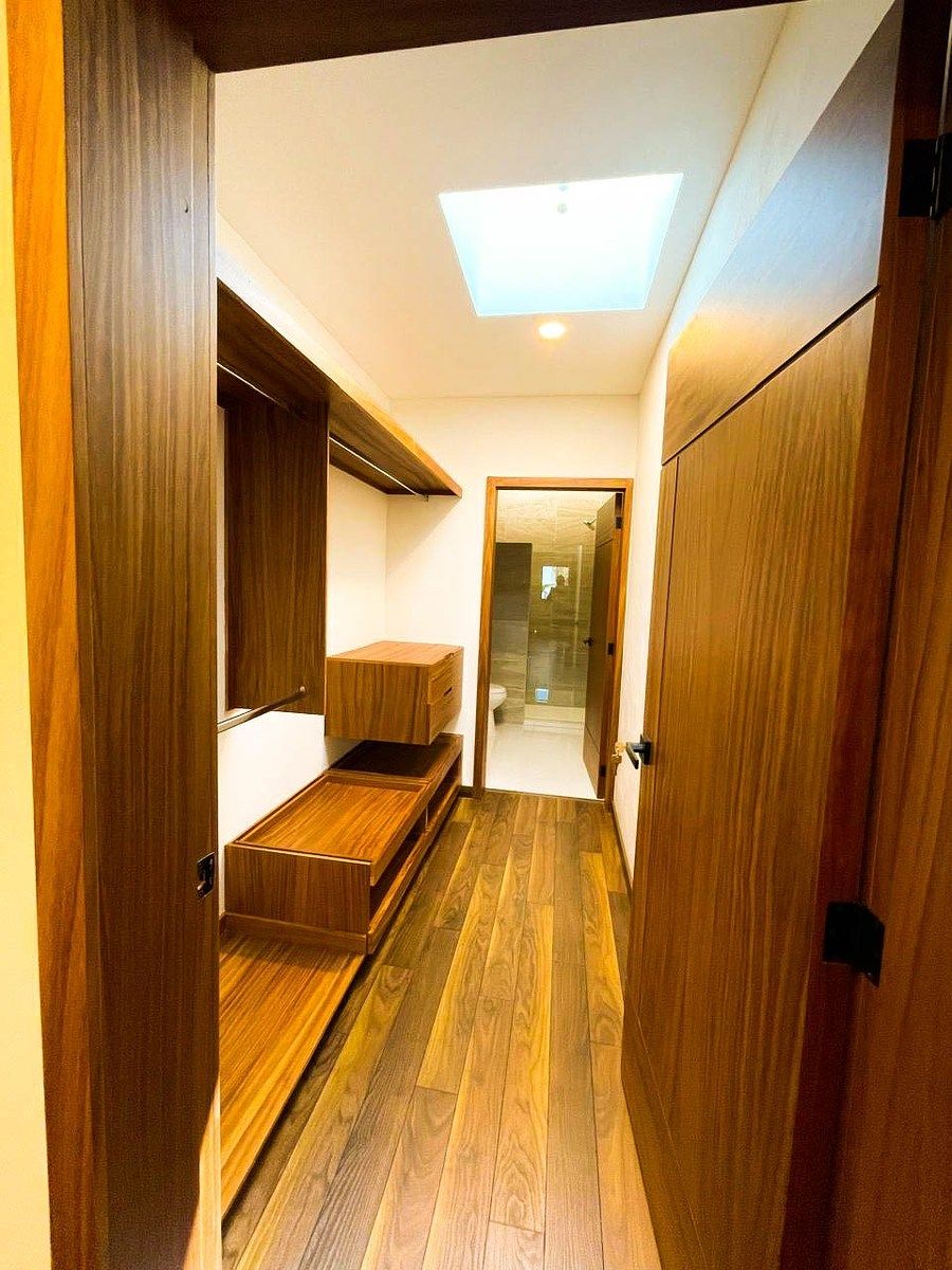 36 de 49: VESTIDOR 2