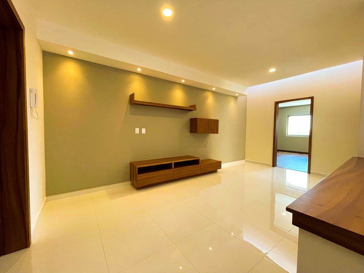 12 de 49: FAMILY ROOM