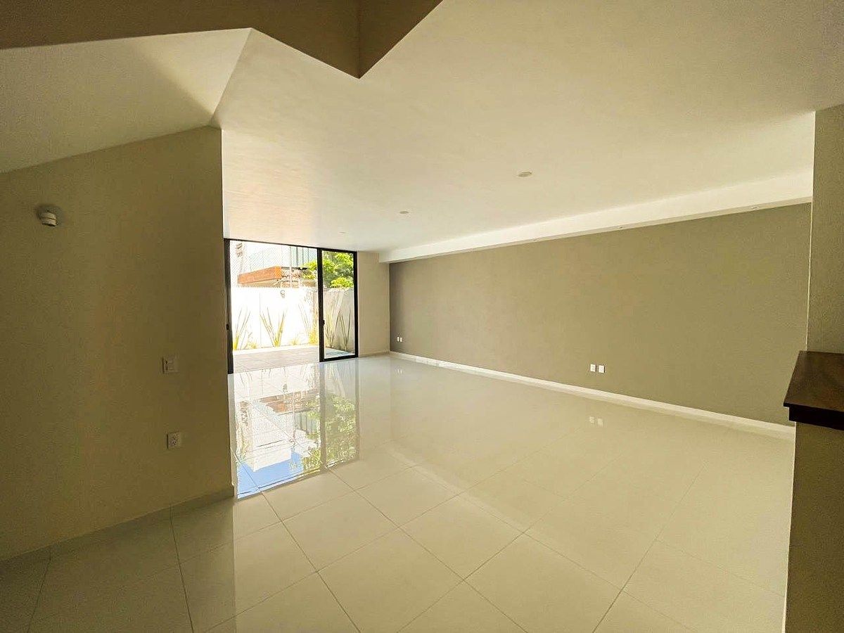 21 de 49: SALA COMEDOR