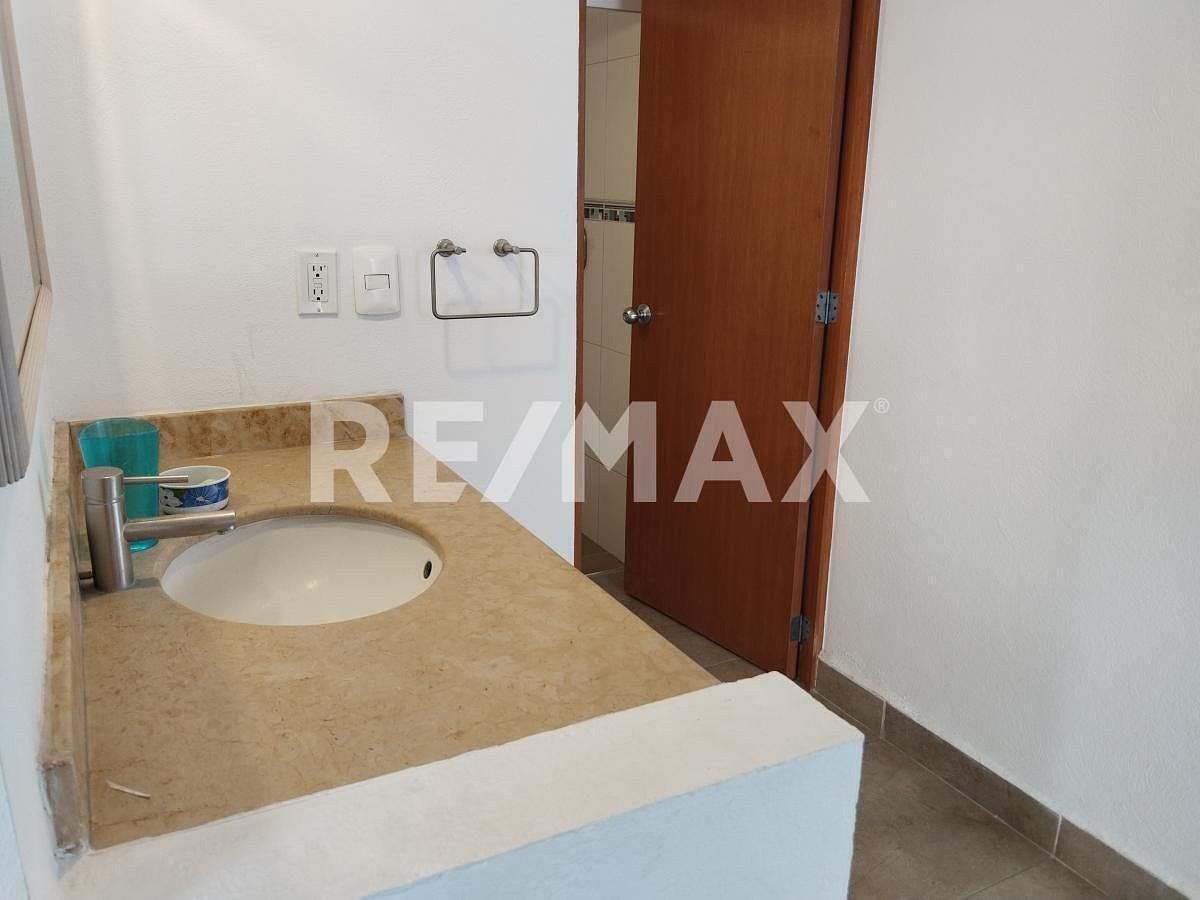 16 de 22: Baño secundario