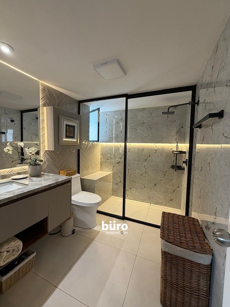 8 de 16: Baño de Dormitorio Principal