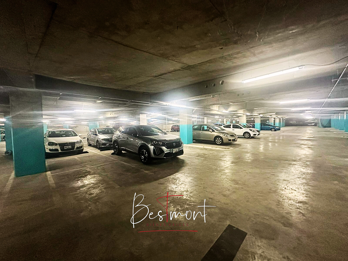 22 de 23: Estacionamiento subterraneo
