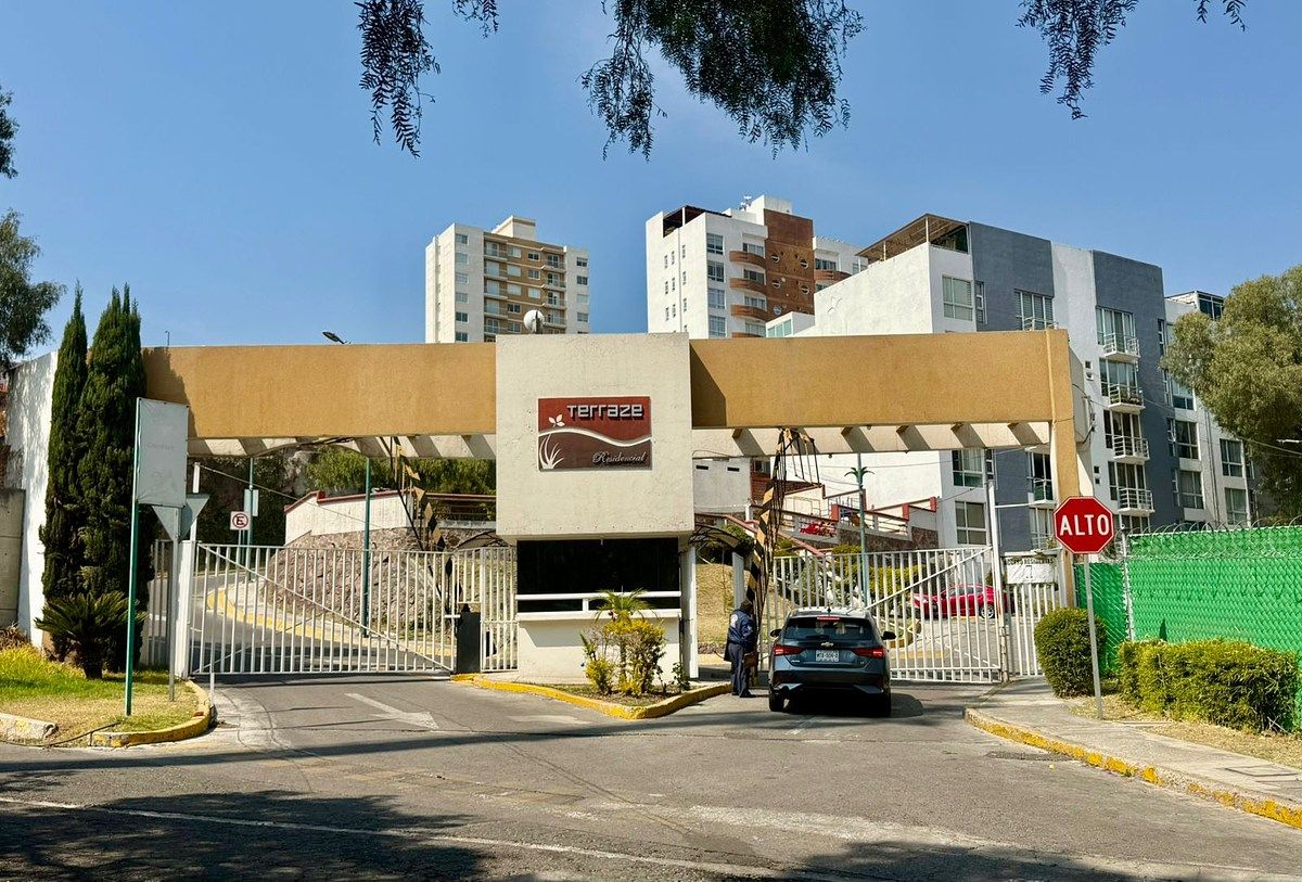 13 de 13: Entrada al fraccionamiento con seguridad 24 hrs.