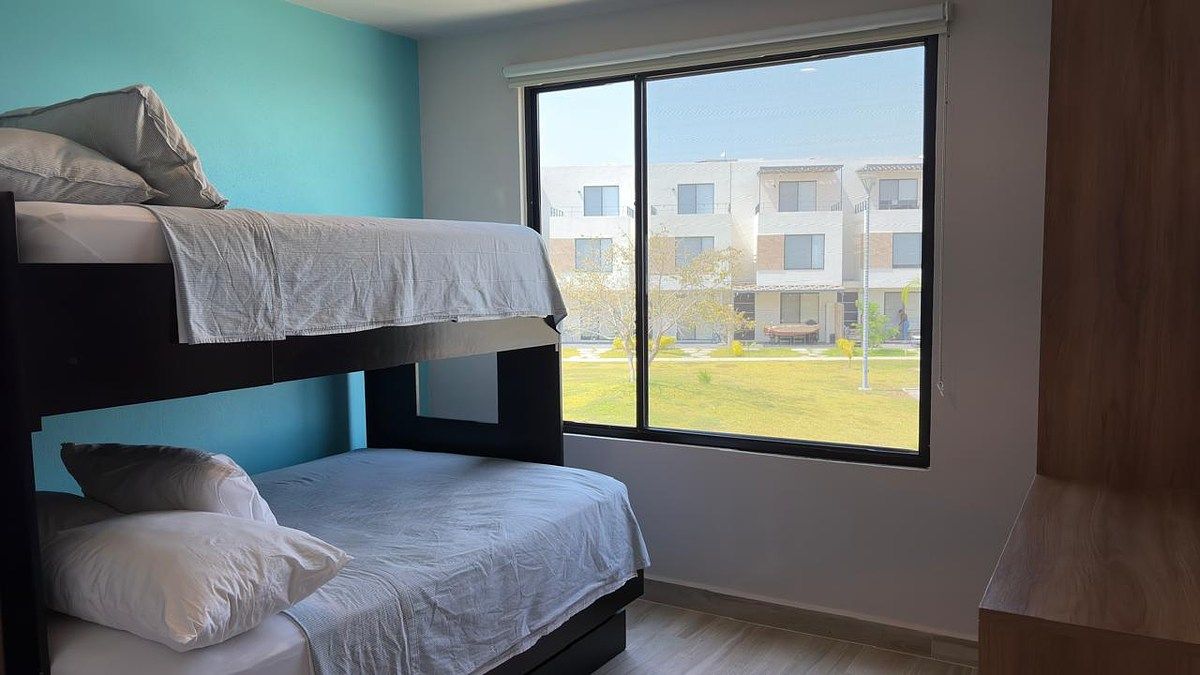 14 de 34: recámara secundaria vista alberca