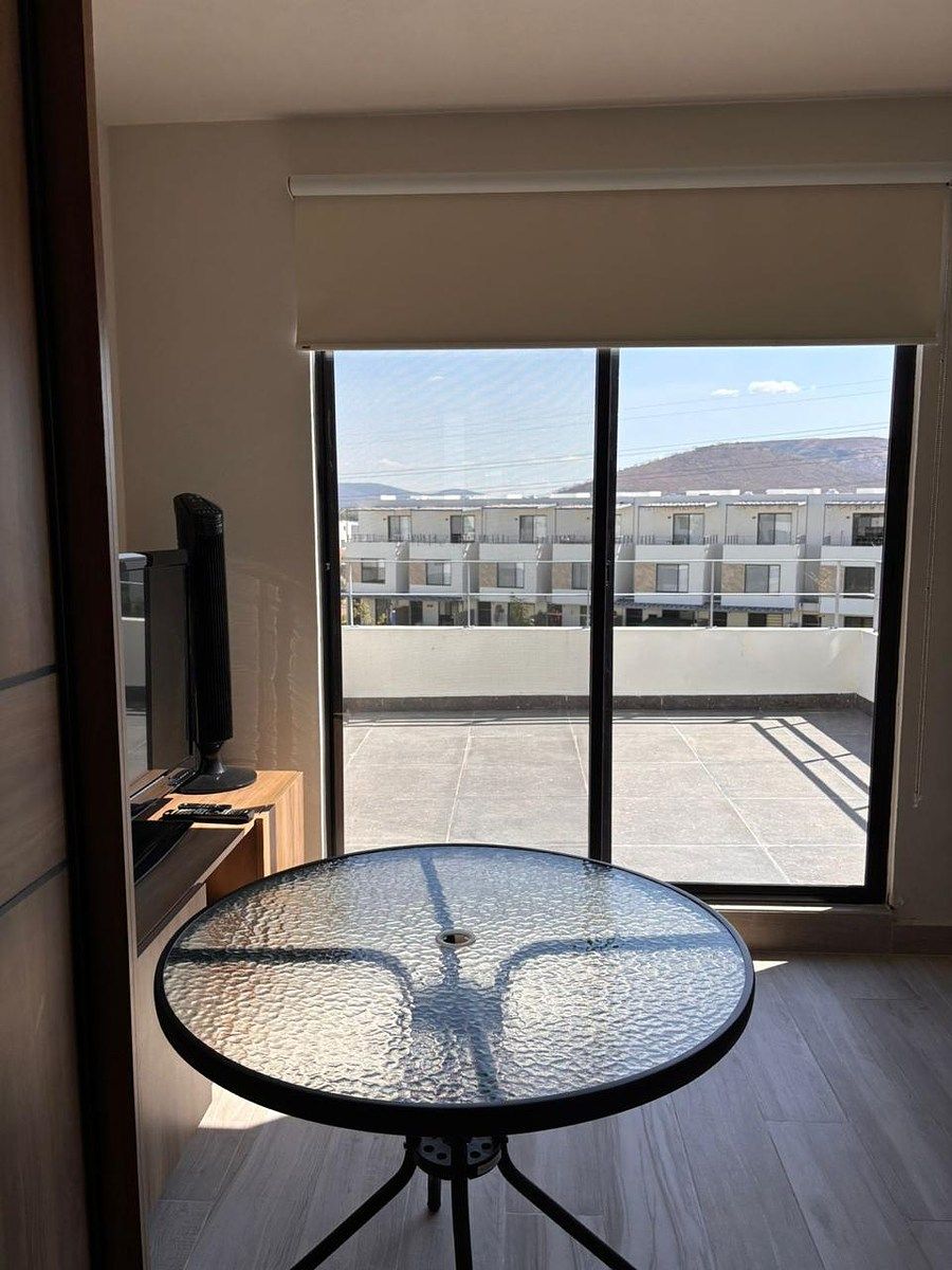 20 de 33: acceso a terraza recámara principal