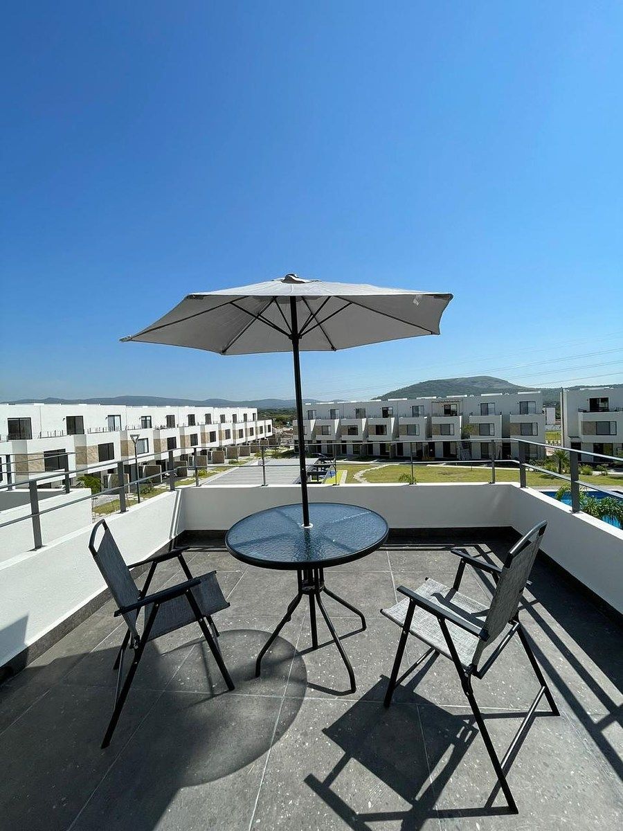 21 de 33: terraza recámara principal