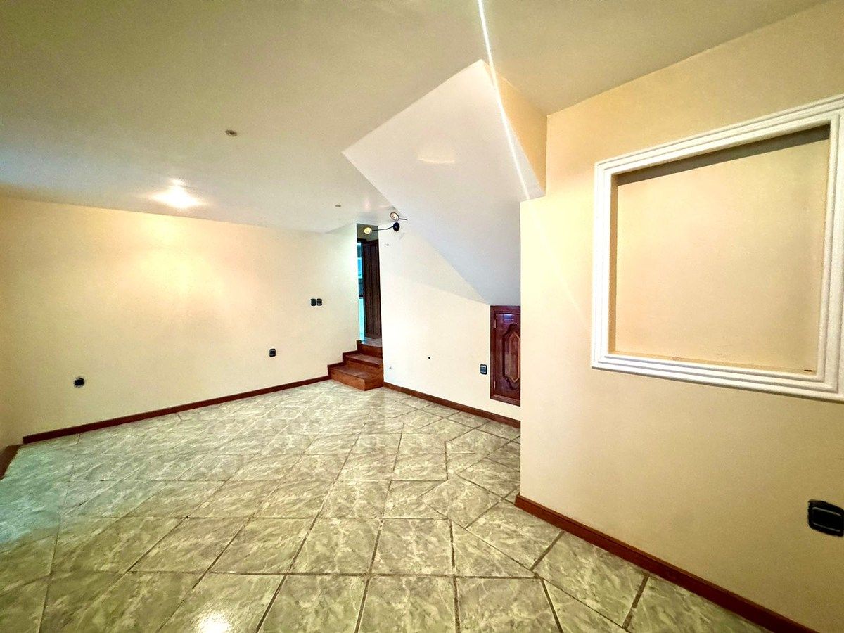 18 de 29: Recibidor de segunda entrada