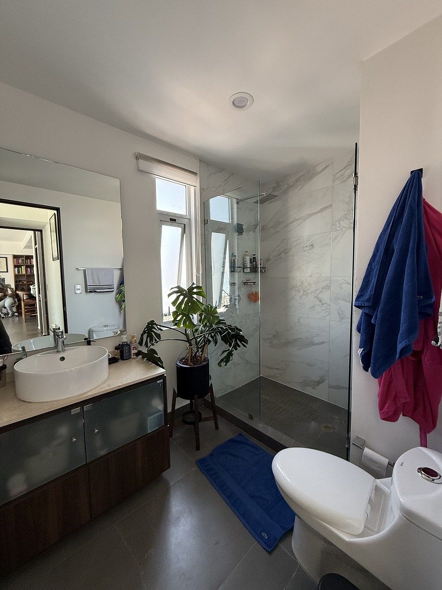 11 of 33: Baño habitación principal