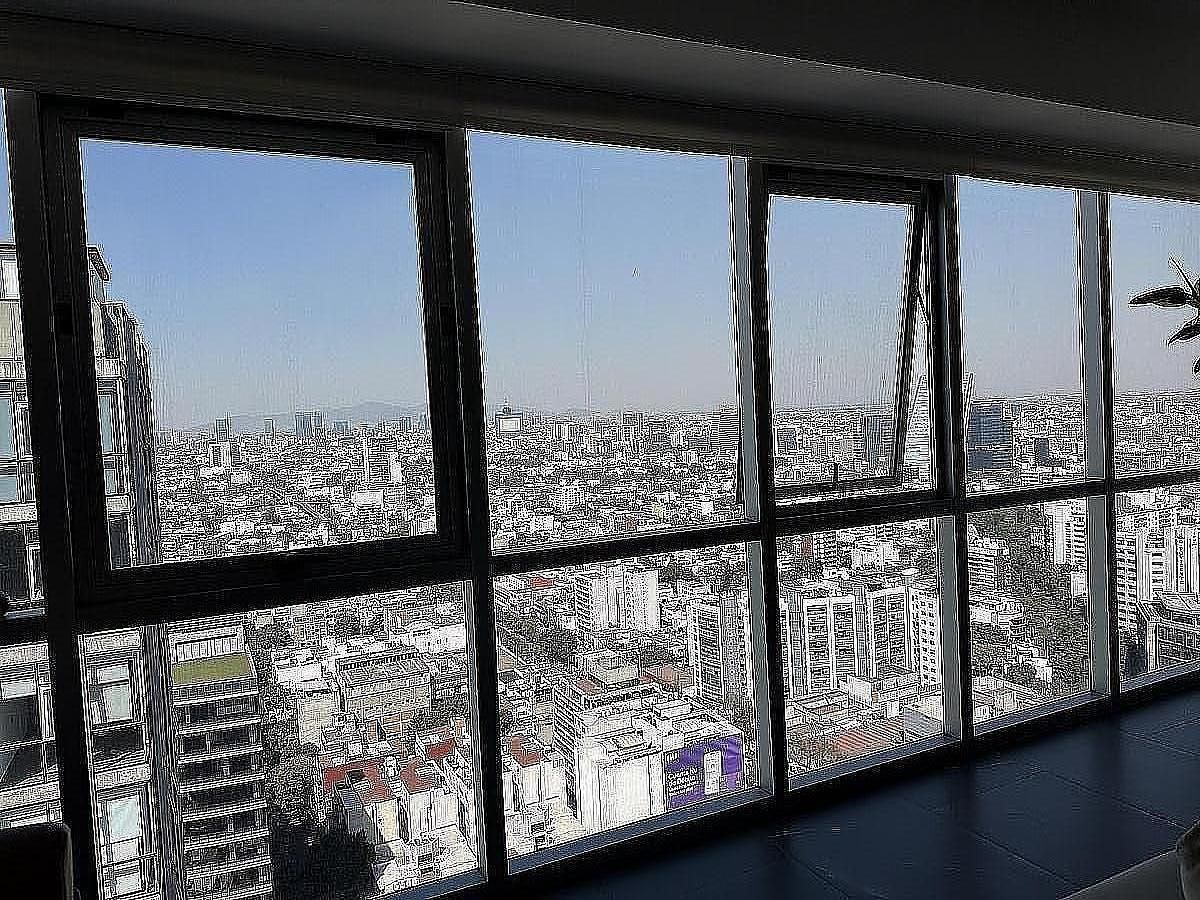 8 of 33: Vista área social