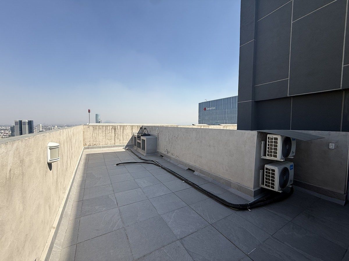 17 of 33: Roof garden privado