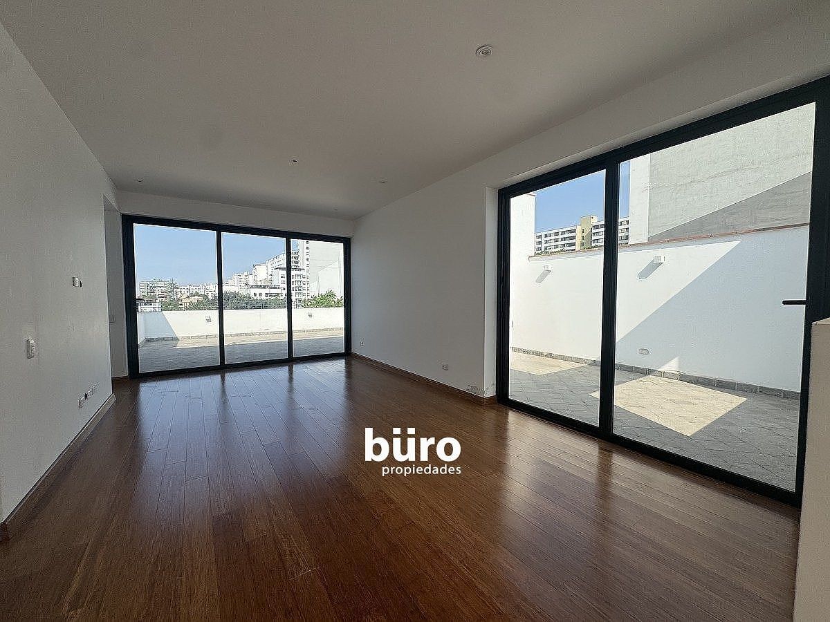 3 de 20: Terraza amplia en formato L.