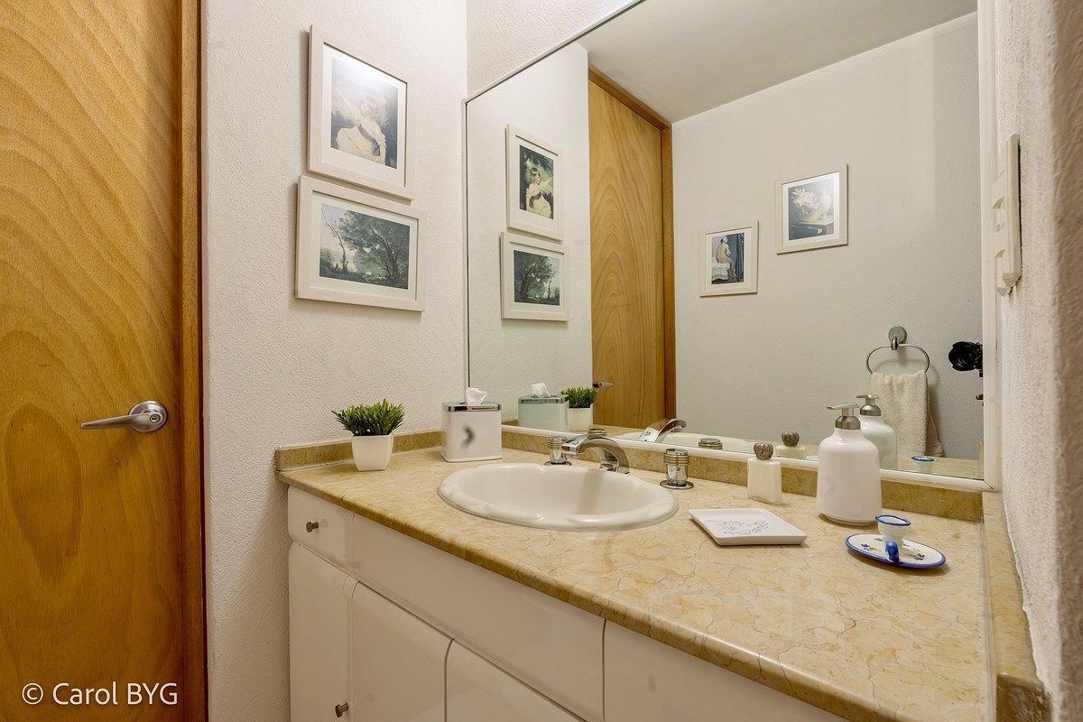 8 de 12: Baño de visitas