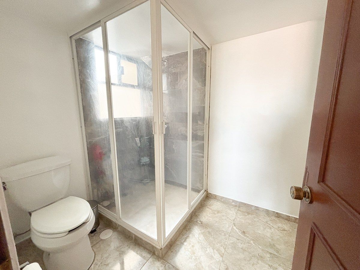 18 de 41: baño recámara principal