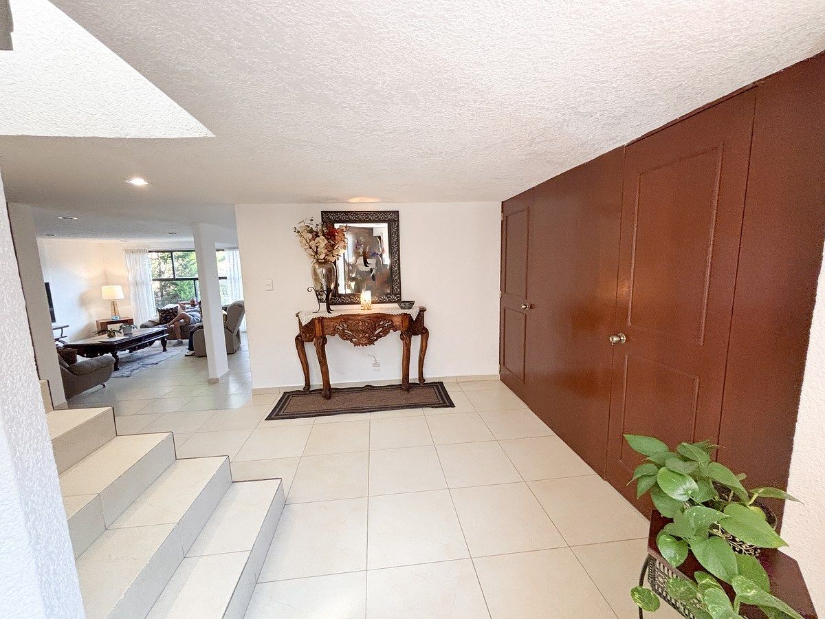 12 de 41: hall de acceso