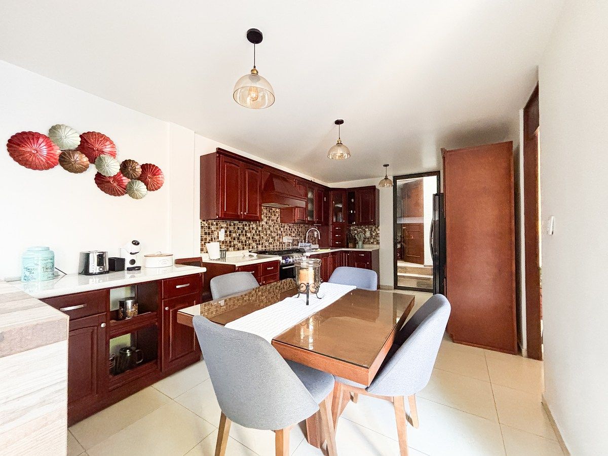 5 de 41: cocina con antecomedor