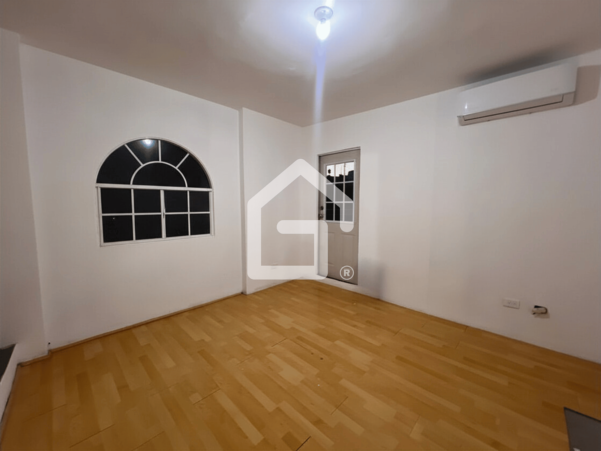 9 of 17: 1ra recamara con acceso a la terraza