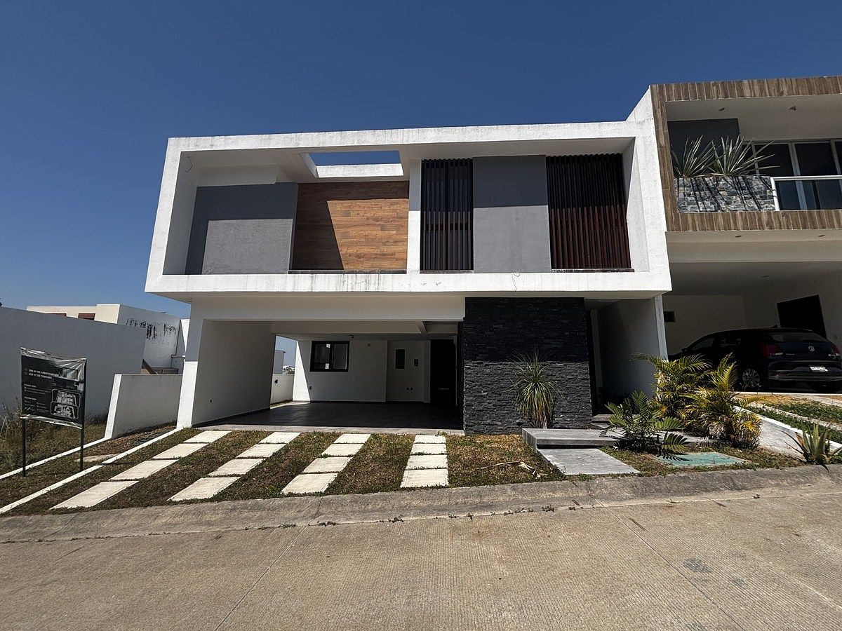 1 de 32: Fachada de la casa.
