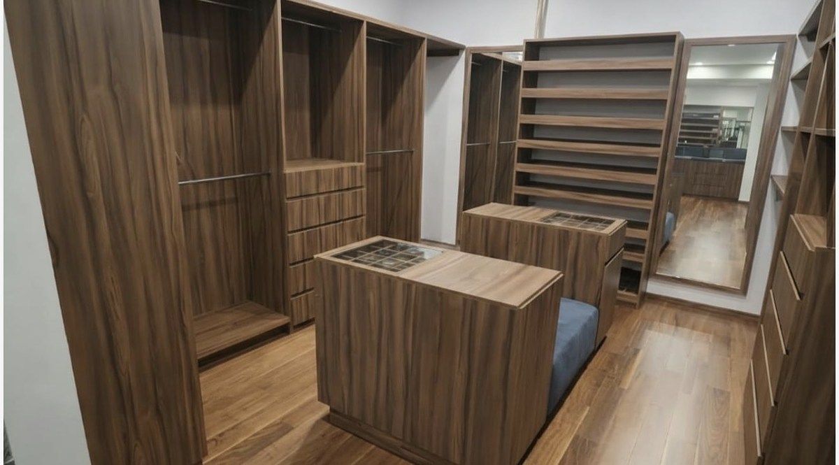 9 of 22: Clóset principal