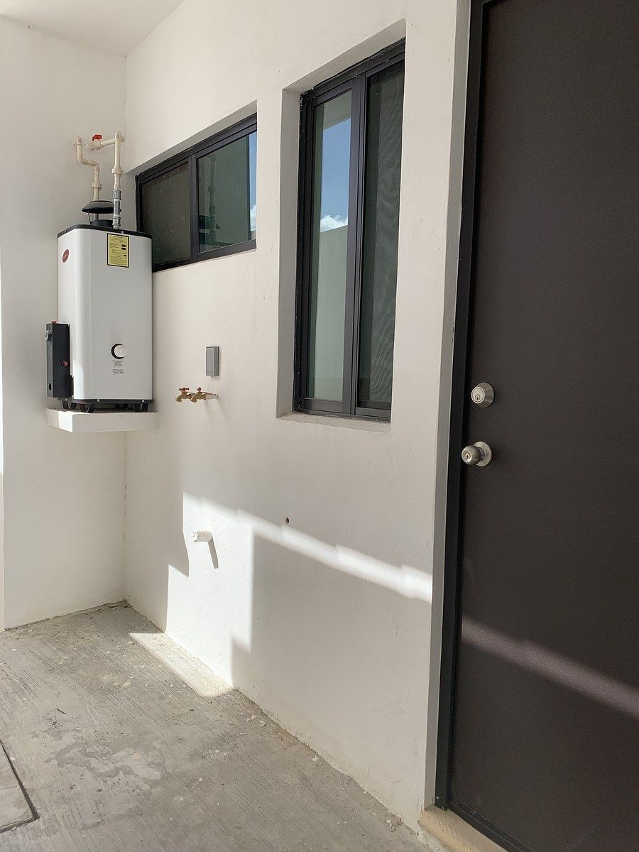 8 de 17: pasillo / puerta de cocina