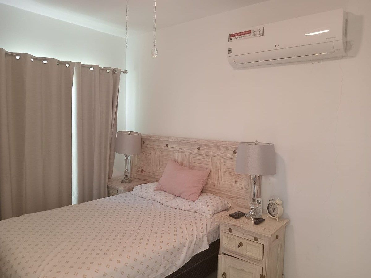 20 de 34: Recamara con cama matrimonial (planta alta)