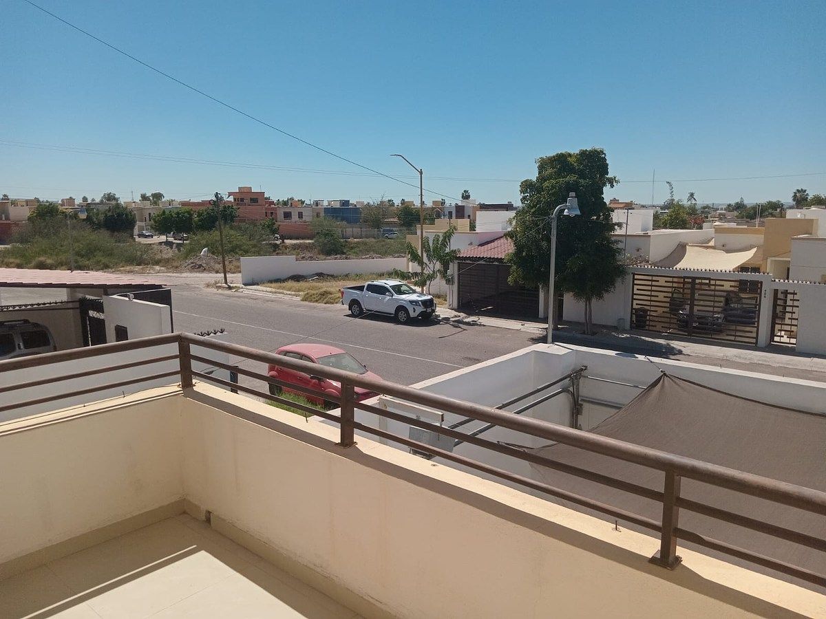 28 de 34: Terraza (Frente)