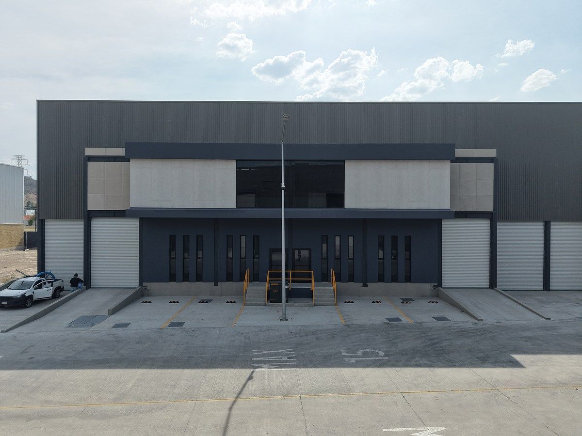 Industrial Warehouse in Elite Metropolitan Circuit, photo 1 of 7