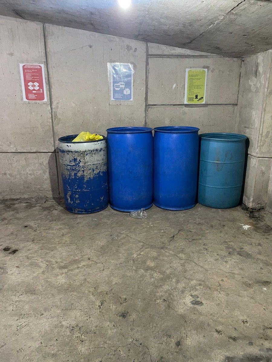 28 de 35: Contenedor de Basura