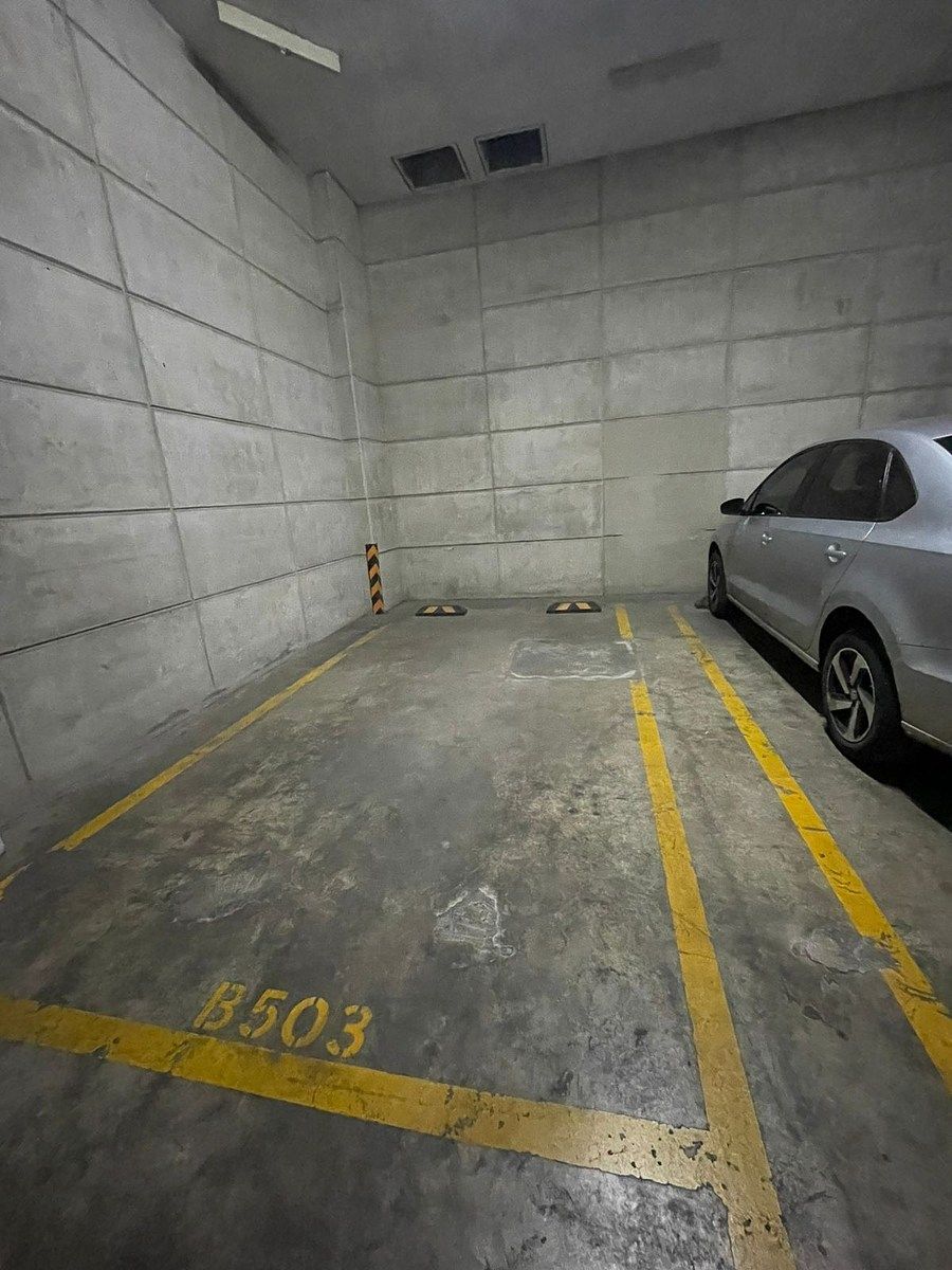 29 de 35: Estacionamiento