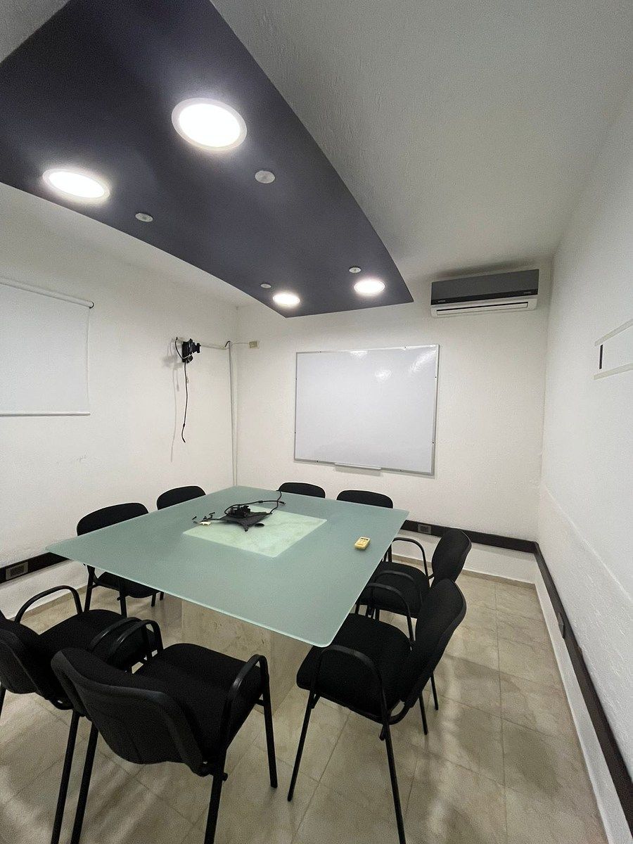 4 de 9: Sala de juntas (no incluye la mesa)