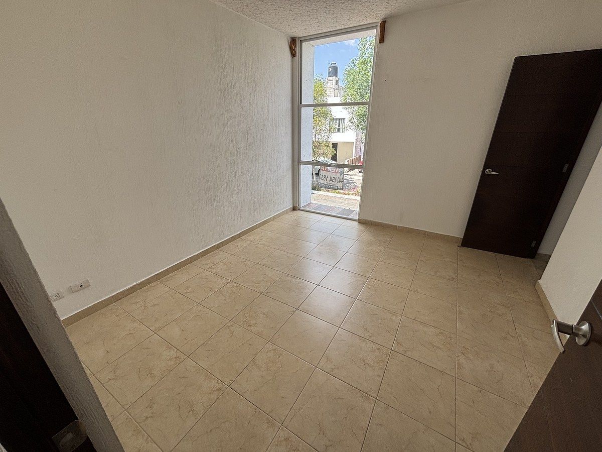 15 of 16: Habitación principal