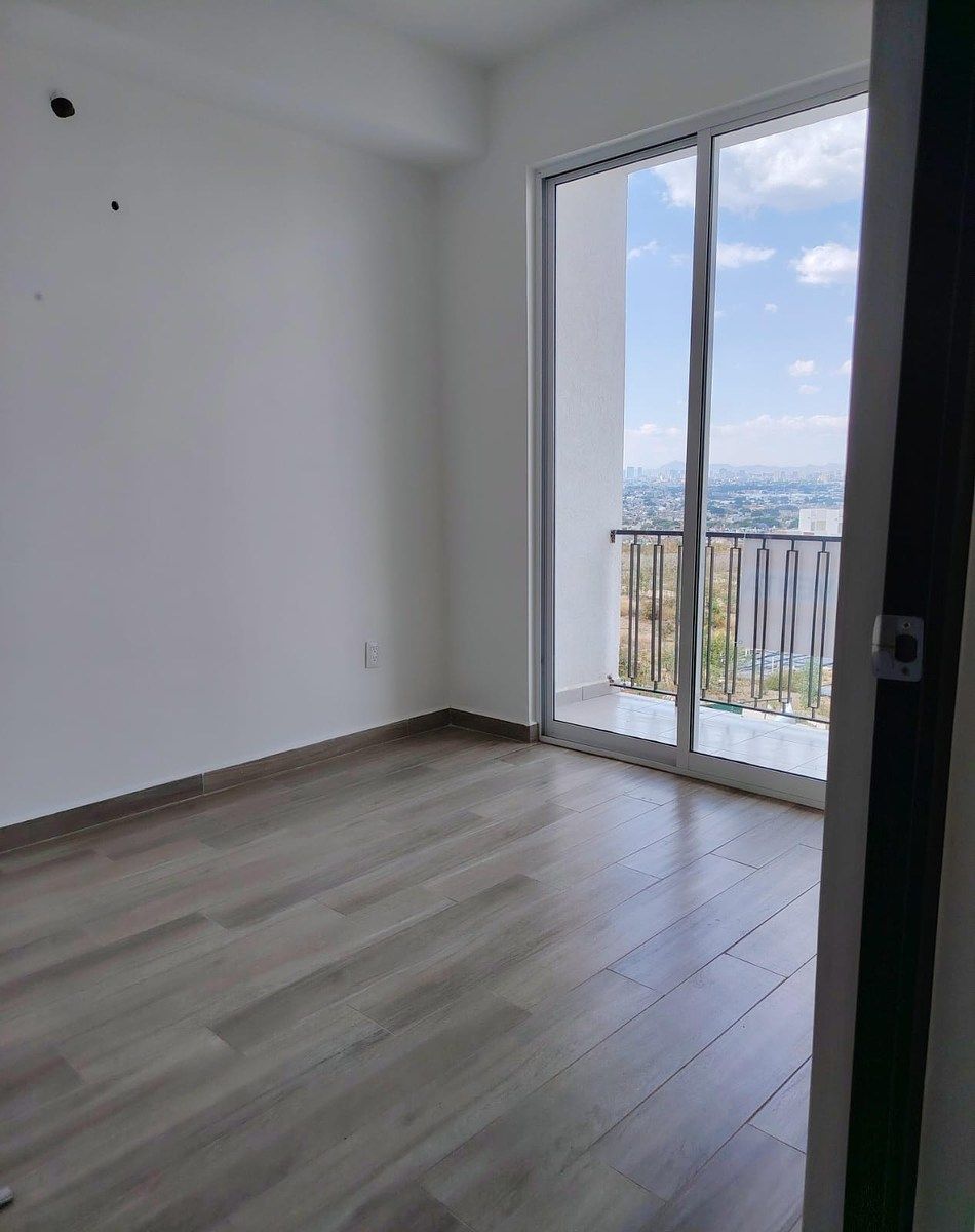 21 of 26: Recamara principal