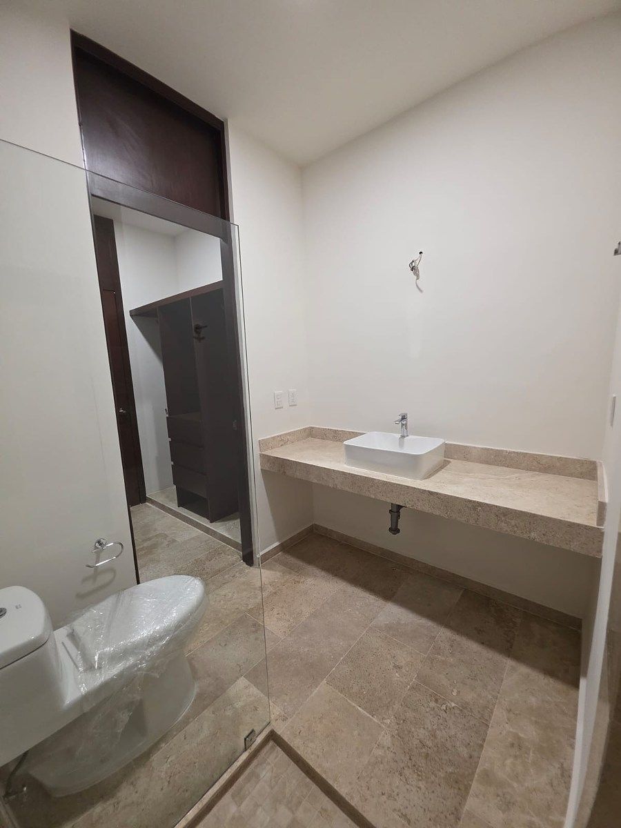 15 of 27: Departamento en Venta Merida