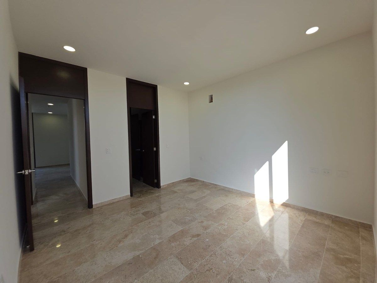 16 of 27: Departamento en Venta Merida