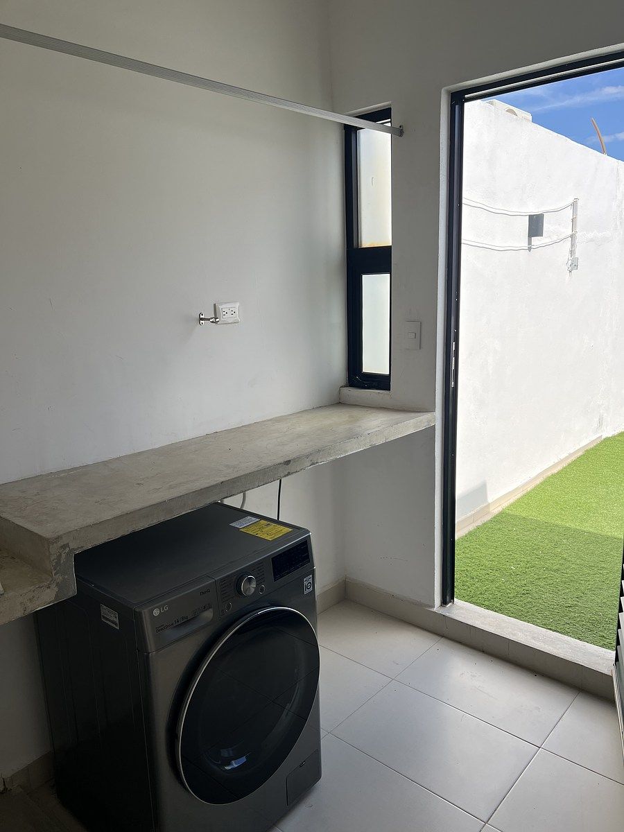 34 of 36: CUARTO DE LAVADO