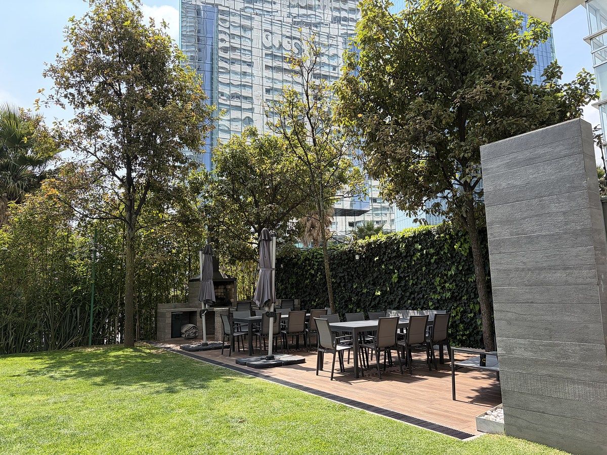 27 of 51: Area de Asadores