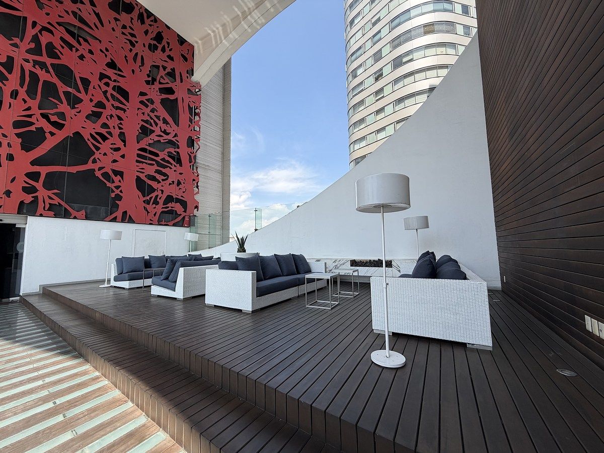 39 of 51: Lounge Rooftop