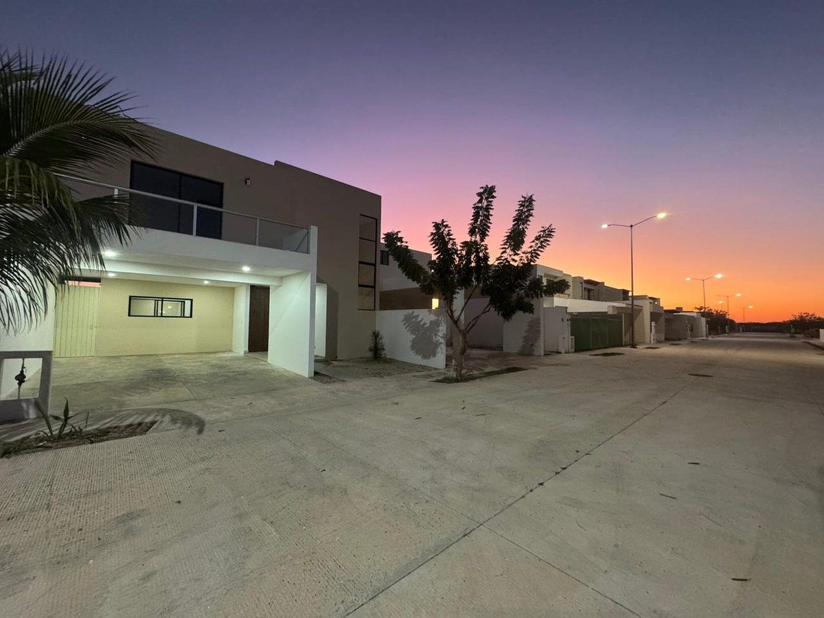 Venta de Casa al norte de Mérida, Yucatán, Gran San Pedro Cholul; Privada Xcanat - foto 1