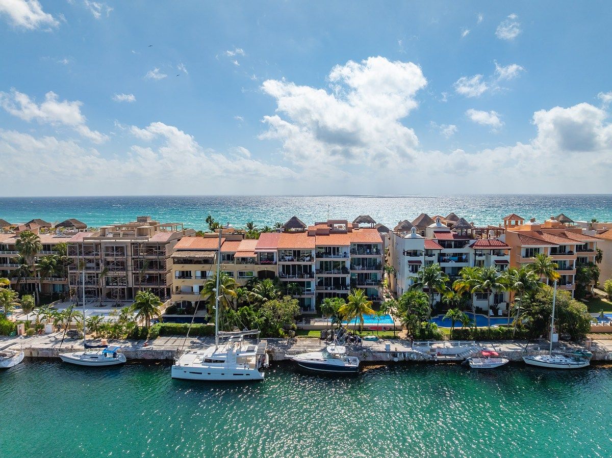 3 of 45: Aerial picture of Condominium