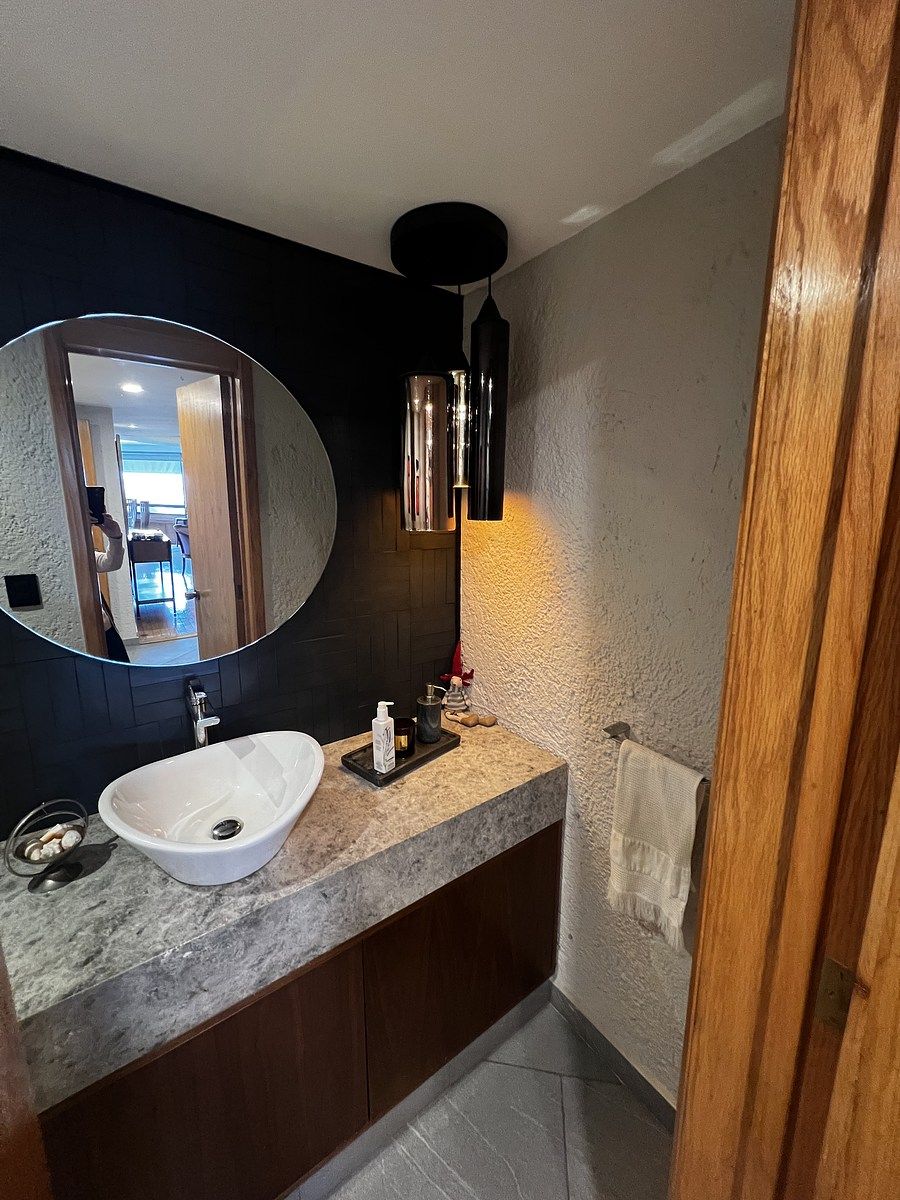 4 de 12: Baño visitas