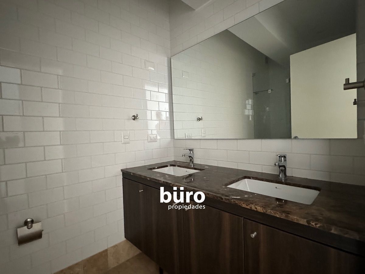 10 de 16: Baño principal